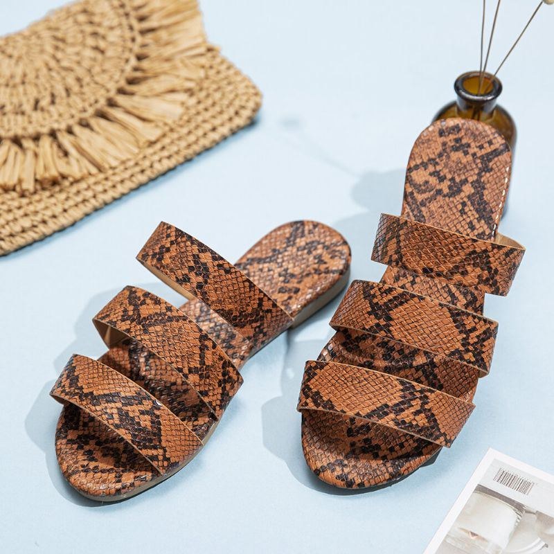 Dame Slangeskind Printed Triple Belt Flat Sandaler