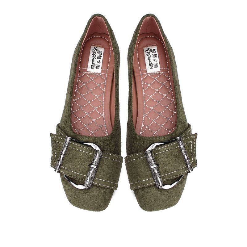 Dame Metal Decor Solid Color Slip On Flats Loafers