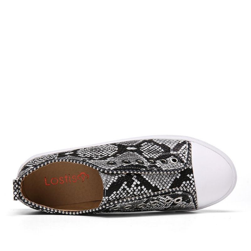 Dame Soild Color Studded Slip On Comfy Flats